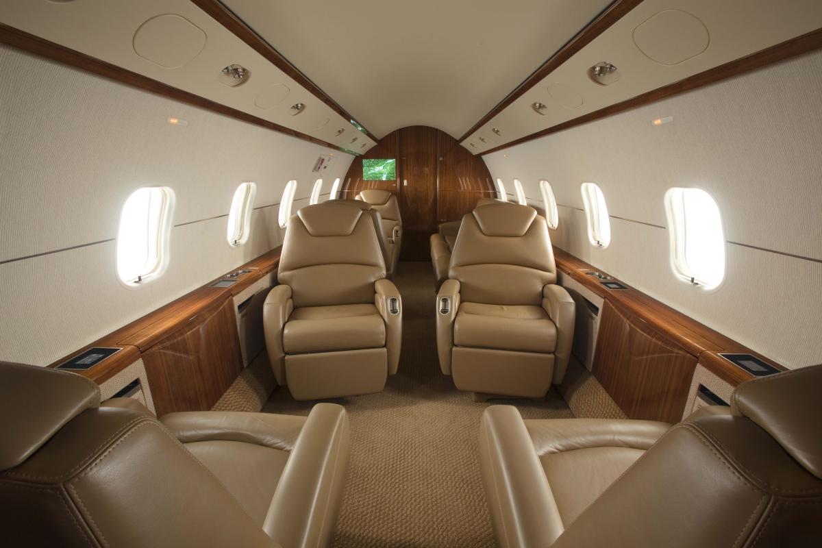 Challenger 300 cabin interior for Los Angeles charter