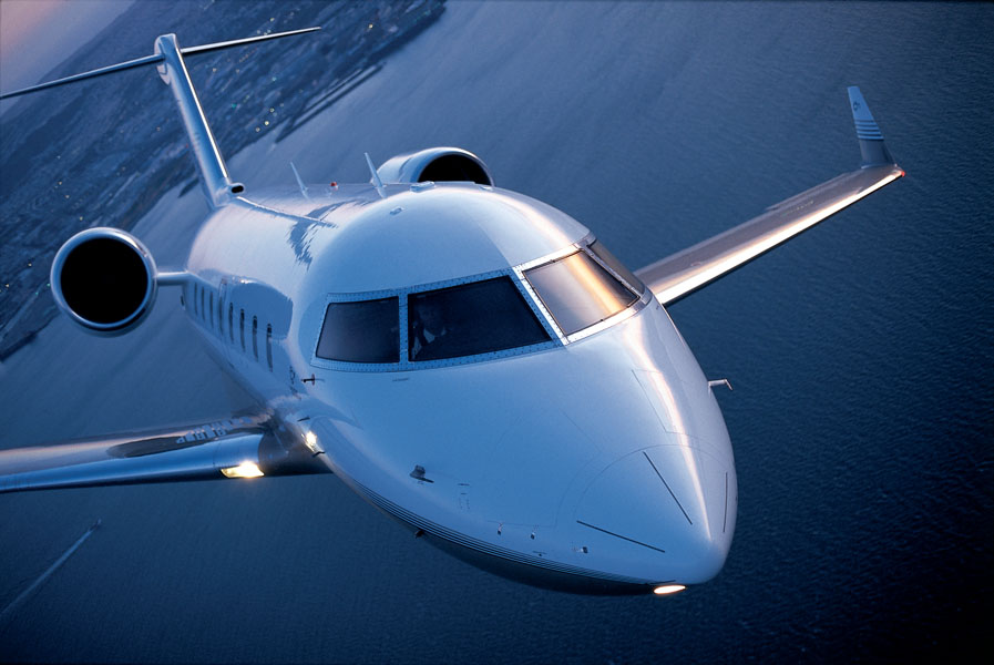 Challenger 604 heavy jet view 1 for Los Angeles charter