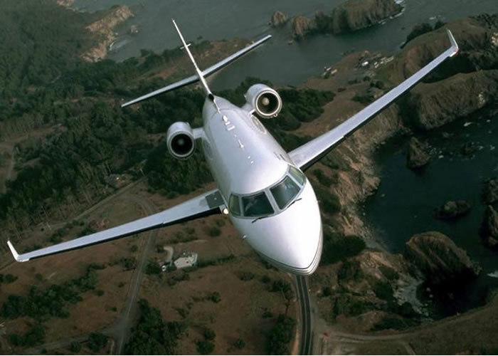 Gulfstream G200 super midsize jet view 1 for Los Angeles charter